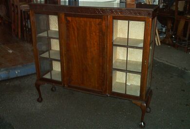 Display_Cabinet_(with_Cupboard).jpg