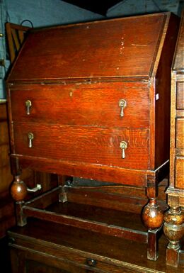 Bureau_(Oak)_2.jpg