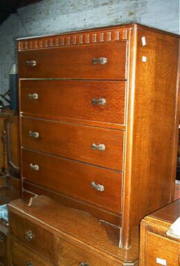 Chest_of_Drawers_(Small_4_Drawer).jpg