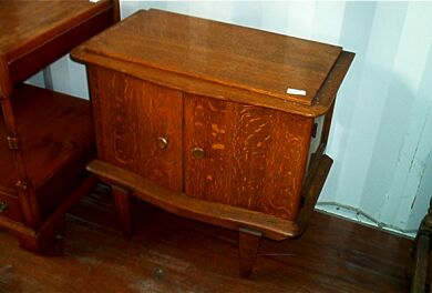 Cupboard_(Small-Petite_Oak).jpg