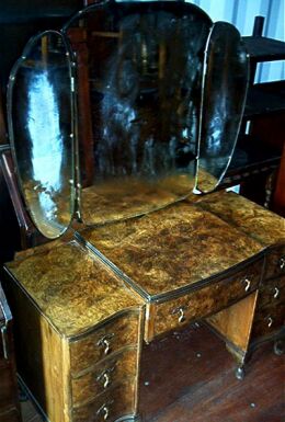 Dressing_Table_(Knee_Hole).jpg