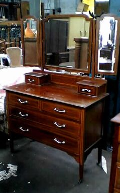 Dressing_Table_3_Mirror_(Inlayed).jpg