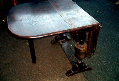 Drop_Leaf_Table.jpg