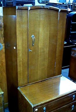 Wardrobe_and_Chest_of_Drawers_(Pair).jpg